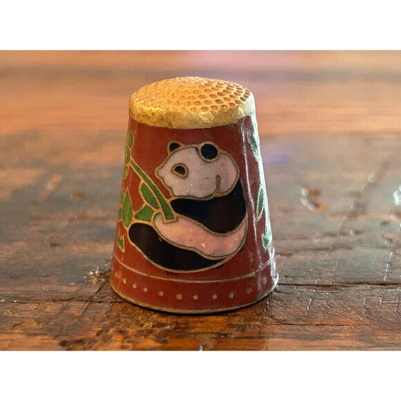 Vintage Cloisonne Panda Thimble With Enamel Detailing & Red Background - Picture 1 of 4